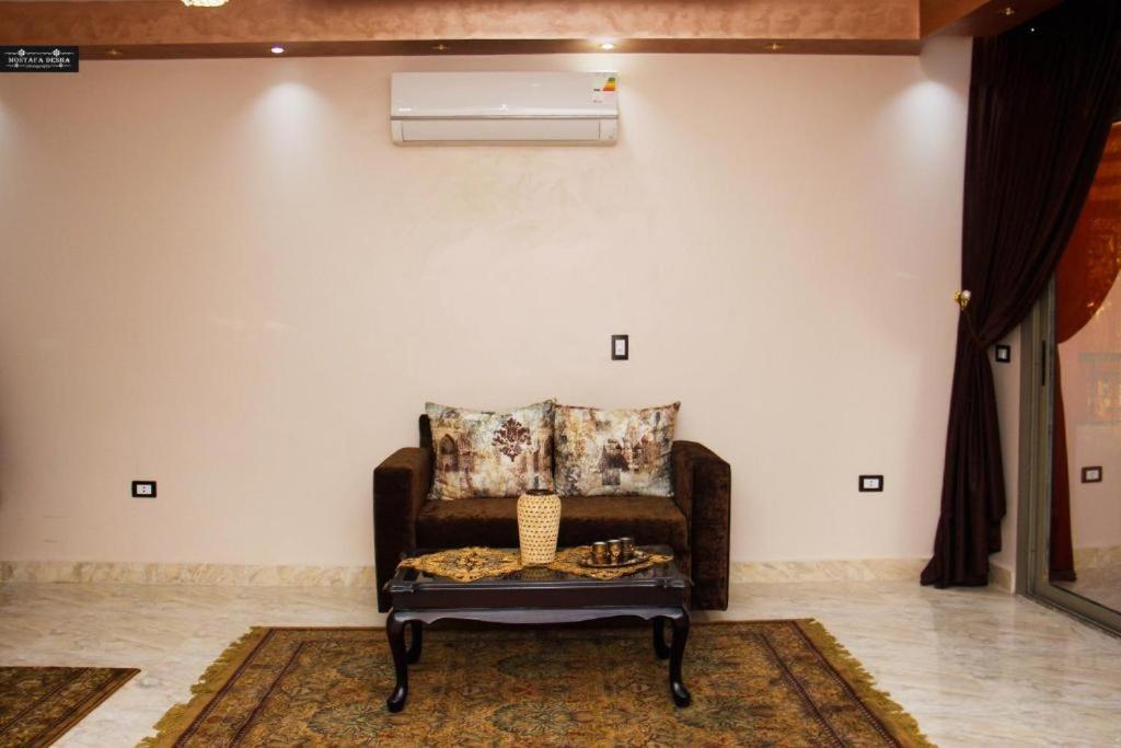Aswan Plaza - Share Apartment Exteriör bild